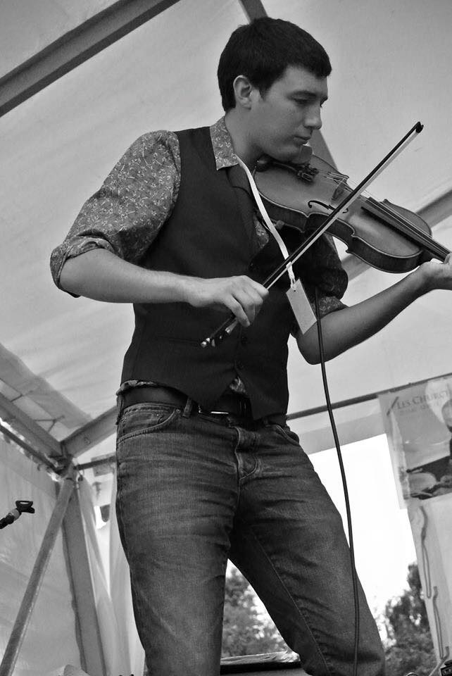toby shaer plays fiddle